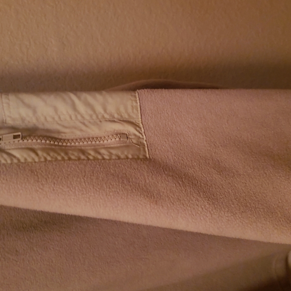 Cream colored pullover fleece jacket - Picture 3 of 6